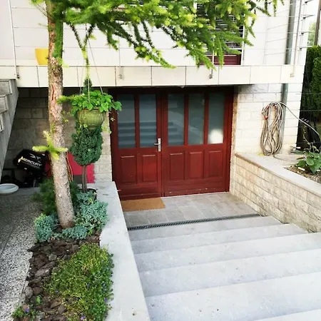 Spacious Apartment With Garden And Free Parking Apartment Ljubljana